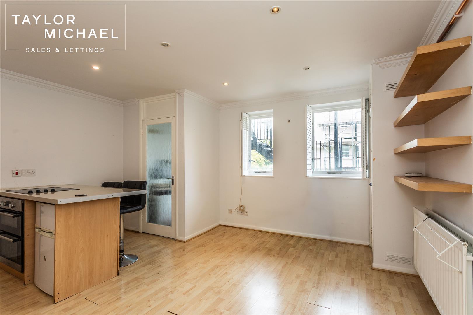 Kitchen / Living Room